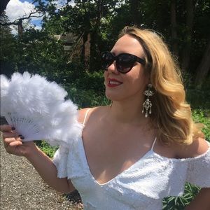 Meet your Posher, Amela